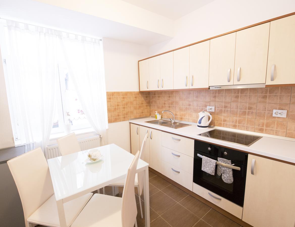 Sunny Old Town Apartment Brasov Ngoại thất bức ảnh