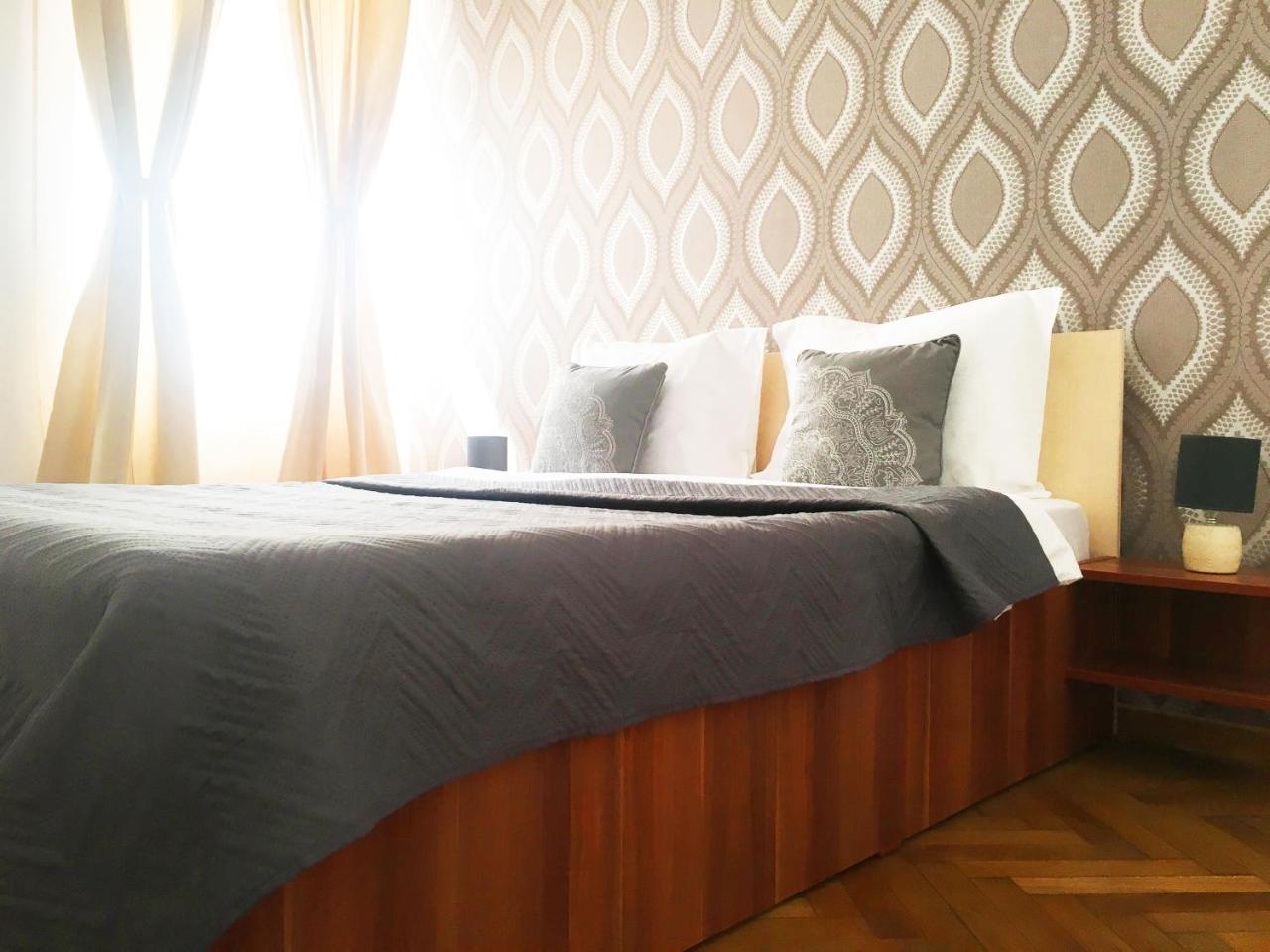 Sunny Old Town Apartment Brasov Ngoại thất bức ảnh