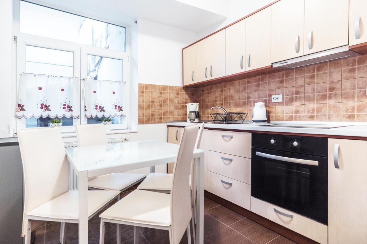 Sunny Old Town Apartment Brasov Ngoại thất bức ảnh