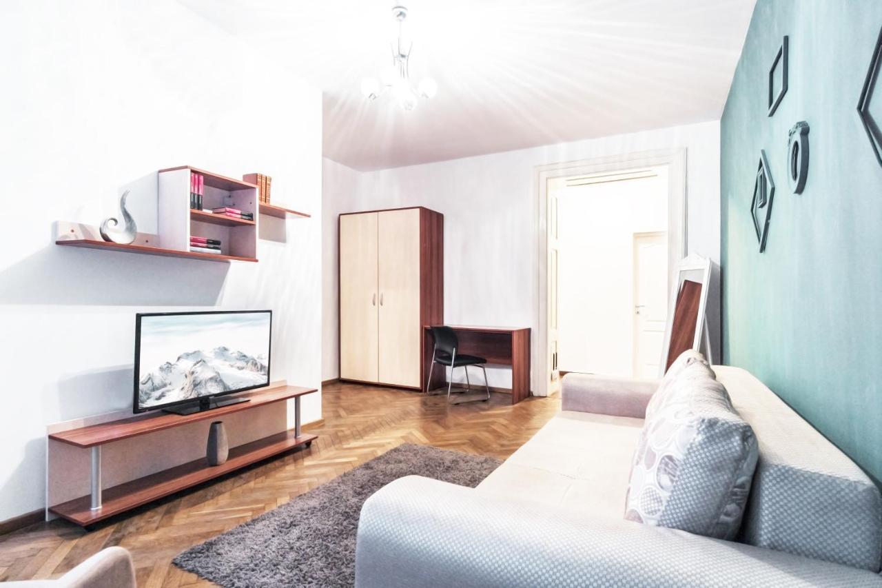 Sunny Old Town Apartment Brasov Ngoại thất bức ảnh